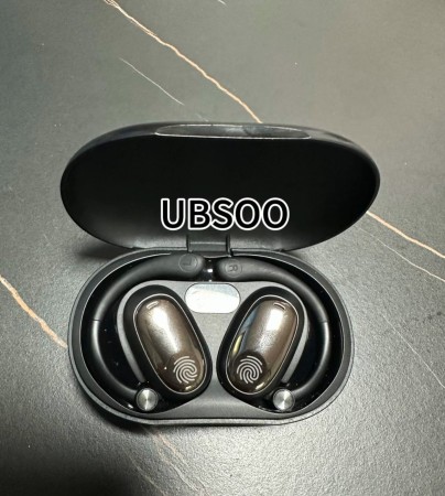 Black Wireless Earbuds Charging Case — Compact Portable Charging Box